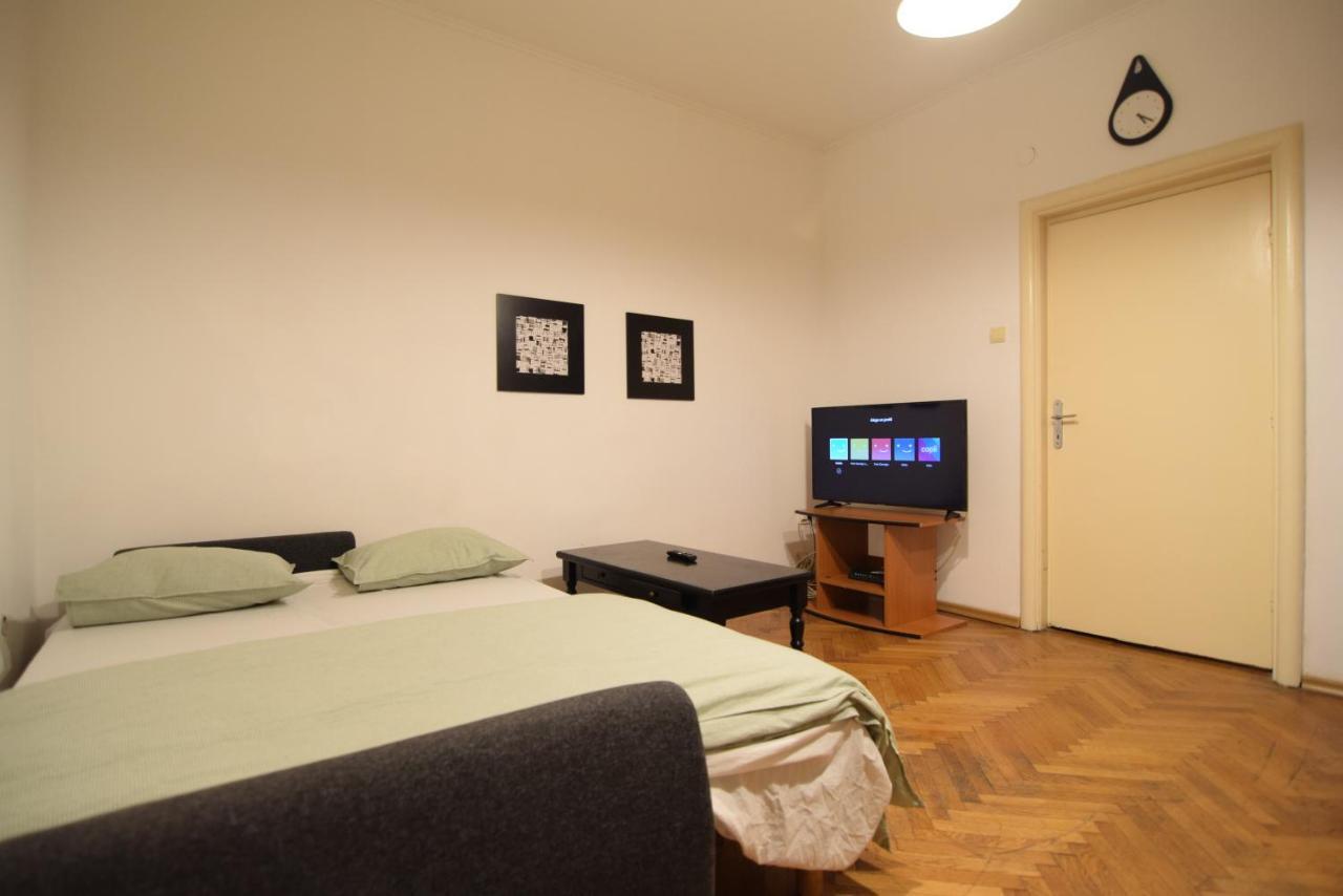 Resedinta Lui Calin - Downtown Park Cismigiu Apartment Bucureşti Ngoại thất bức ảnh